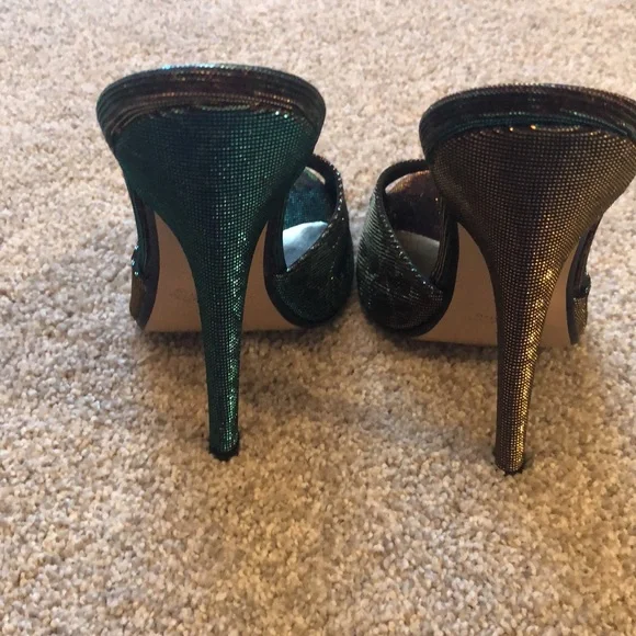 Fuss heels - Picture 3 of 8